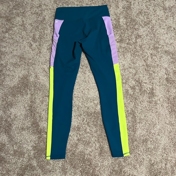 Women’s Leggings - Picture 2 of 3